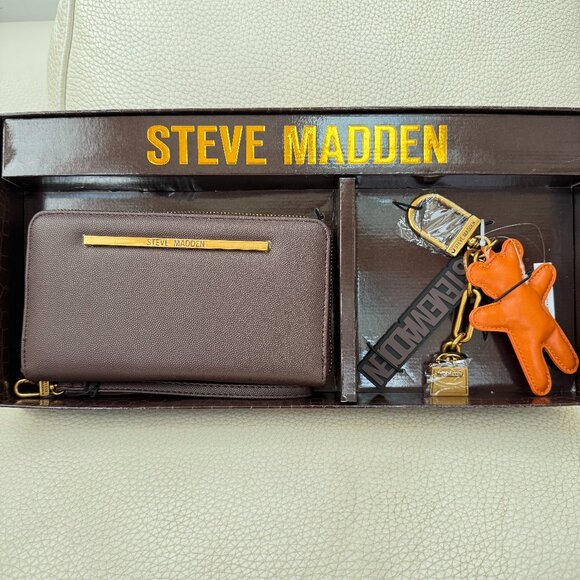 NWT & GIFT BOXED STEVE MADDEN BZIPPY WRISTLET AND BAG CHARMS KEYRING BROWN - Picture 1 of 4